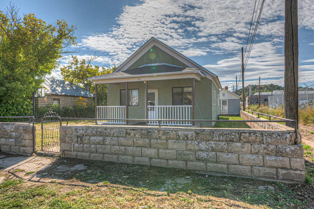 115 9th St - Photo 1
