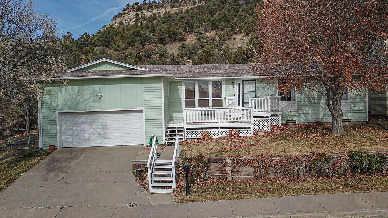 1223 Western Ave - Photo 1
