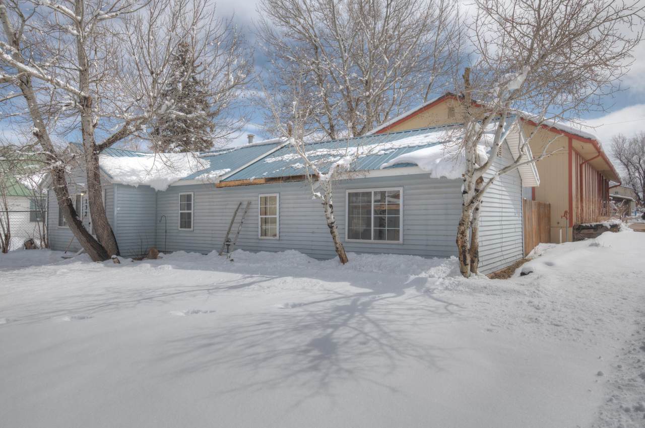 903 Oak St - Photo 1