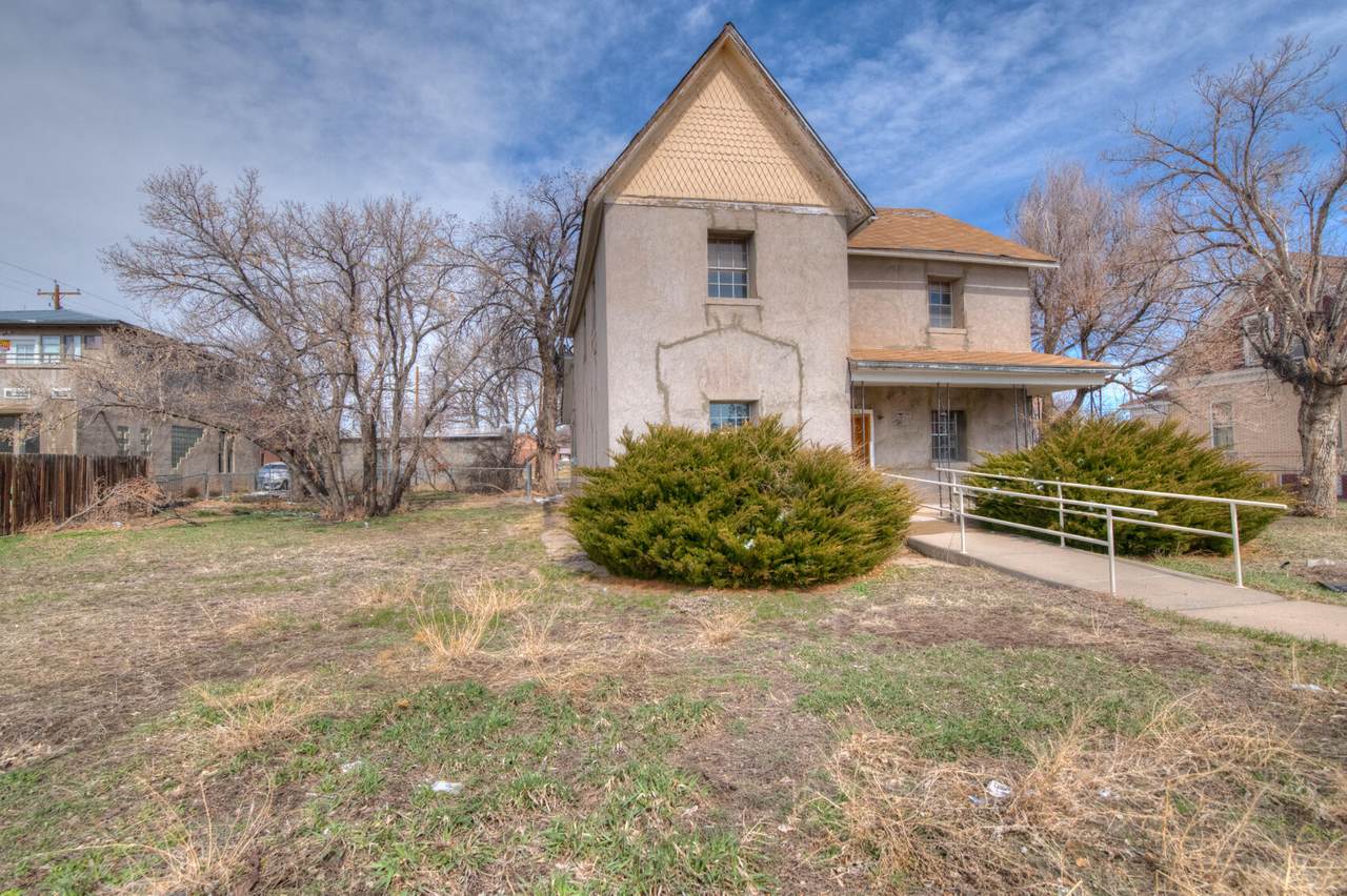118 7th St - Photo 1