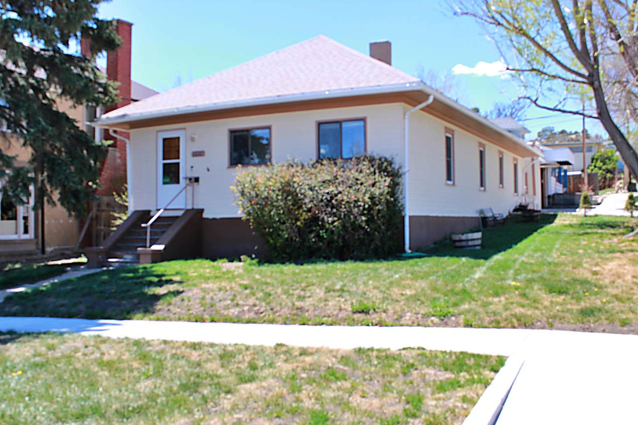 1221 Arizona Ave - Photo 1