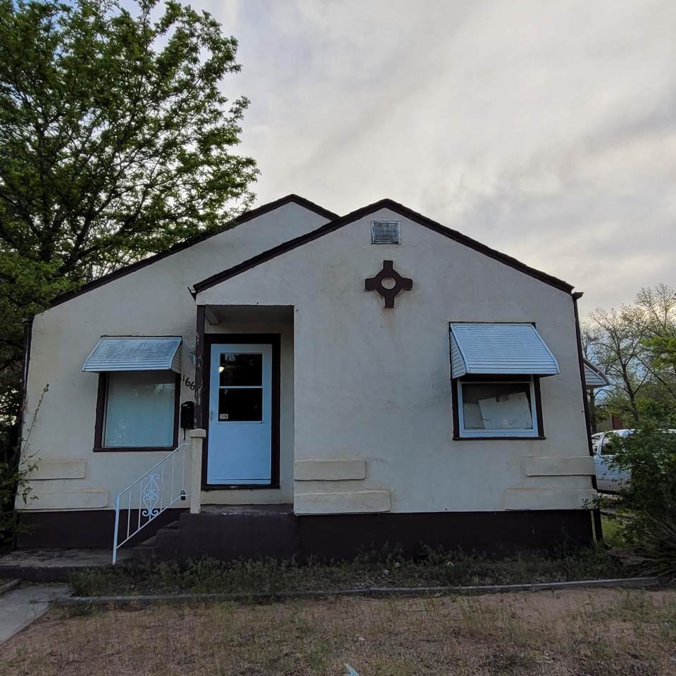 1665 Norwood Ave - Photo 1
