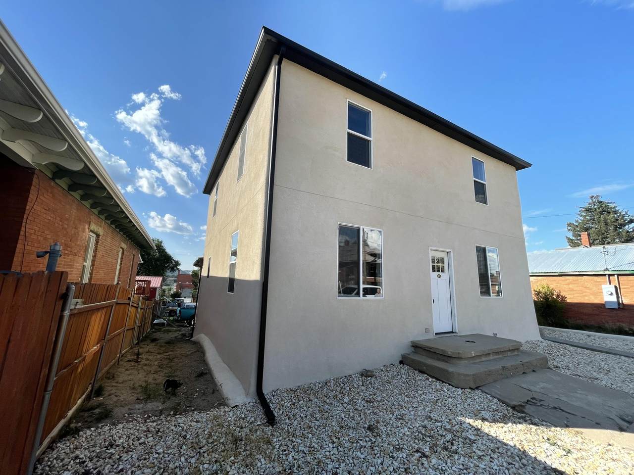 415 Second St - Photo 1