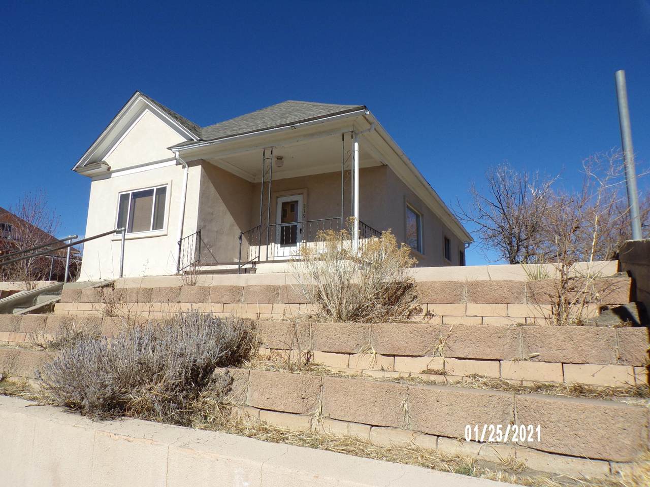 319 Frost Ave - Photo 1