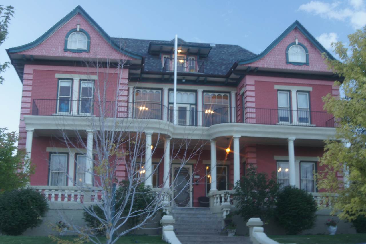 310 2nd St - Photo 1