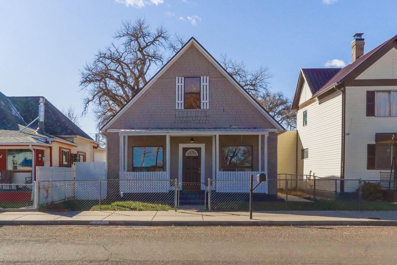 629 Linden Ave - Photo 1