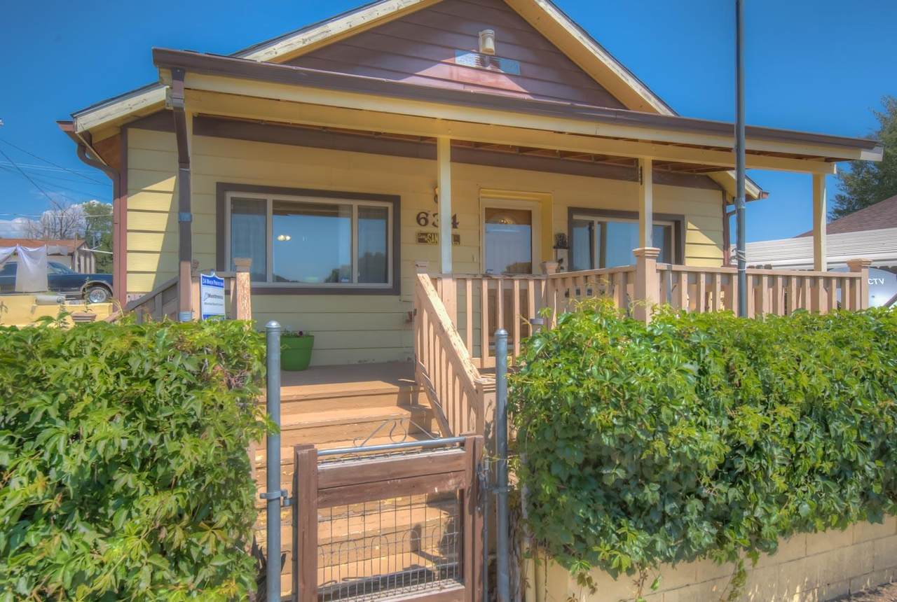 634 5TH St - Photo 1