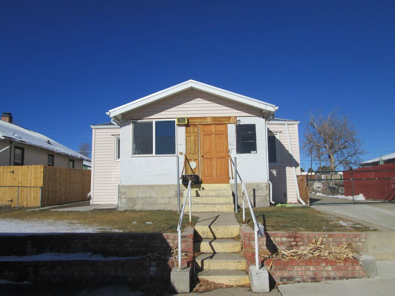 315 Strong Ave - Photo 1