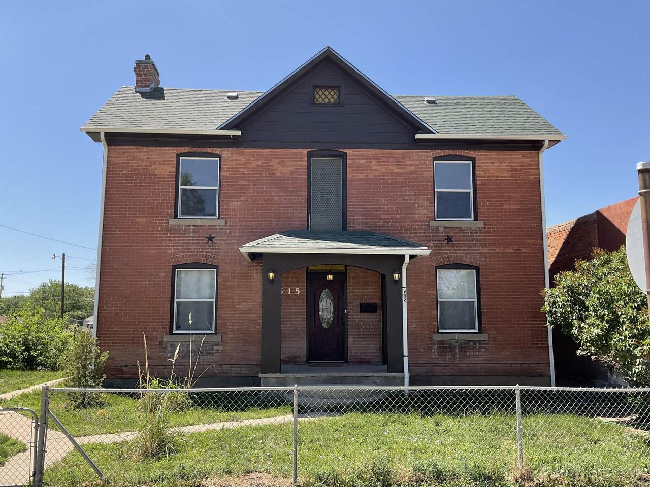 515 7th St - Photo 1