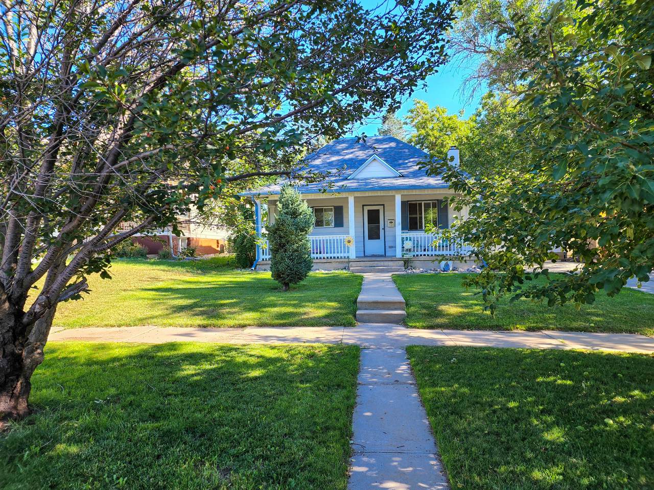 709 Park St - Photo 1