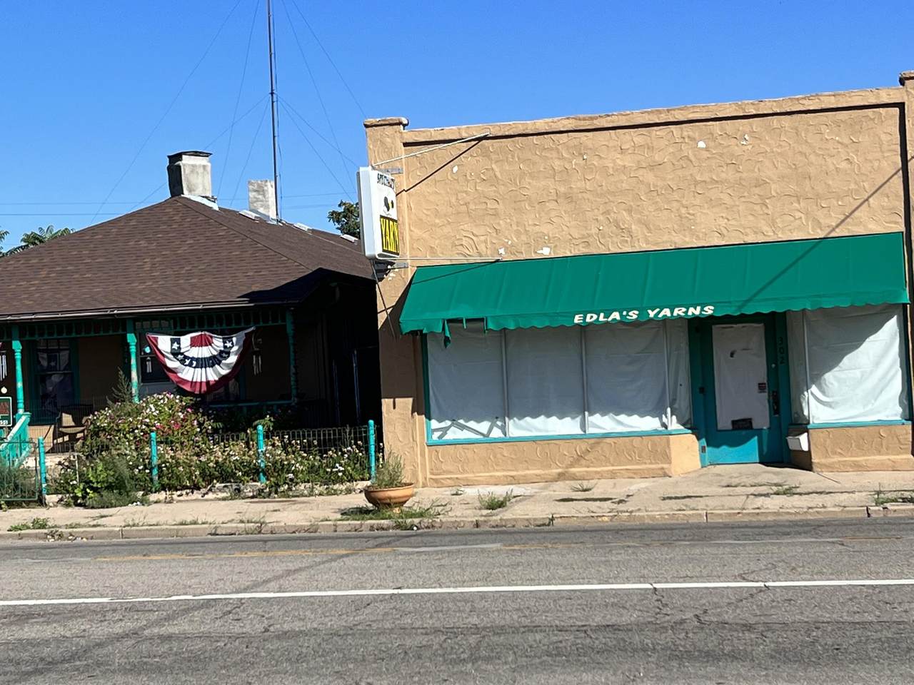 302&304 7th St - Photo 1