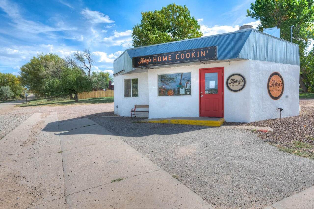 701 Main St - Photo 1