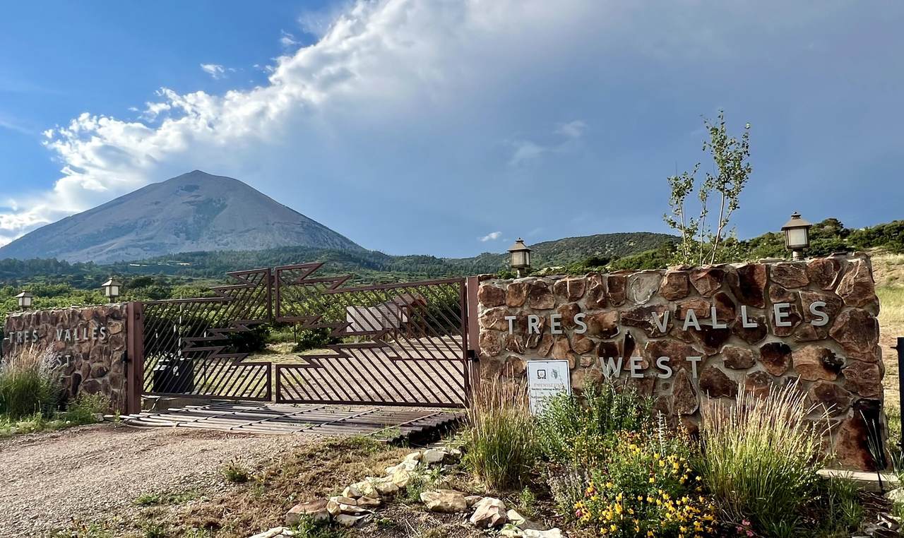 https://bt-photos.global.ssl.fastly.net/spanishpeaks/1280_boomver_1_24-697-2.jpg