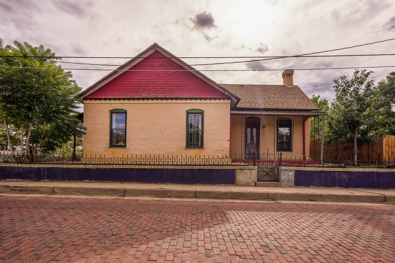201 3rd St - Photo 1