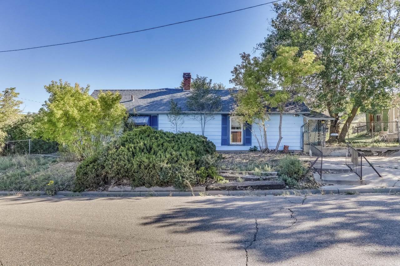 704 Jefferson St - Photo 1