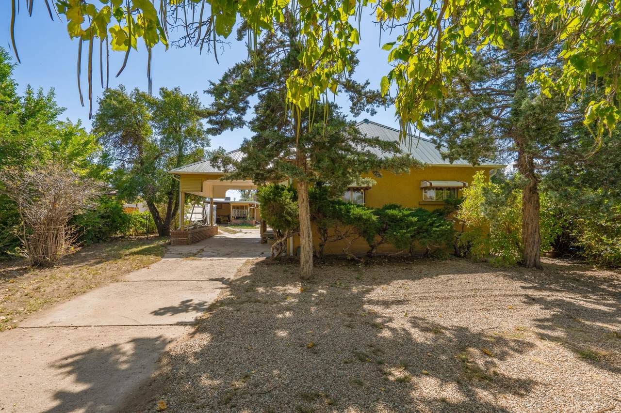 323 7th St - Photo 1