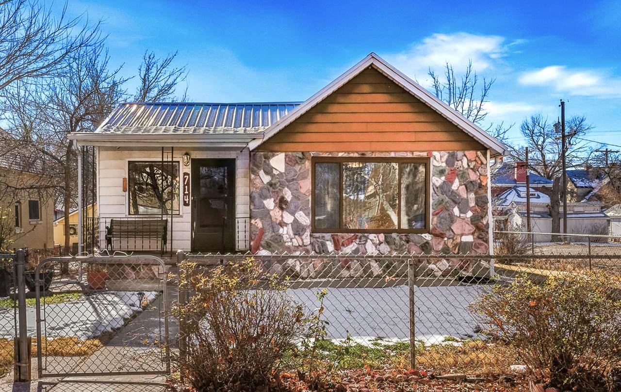 714 15th St - Photo 1