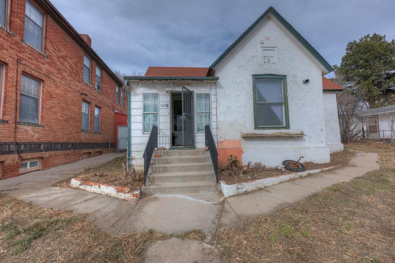 110 Kansas Ave - Photo 1