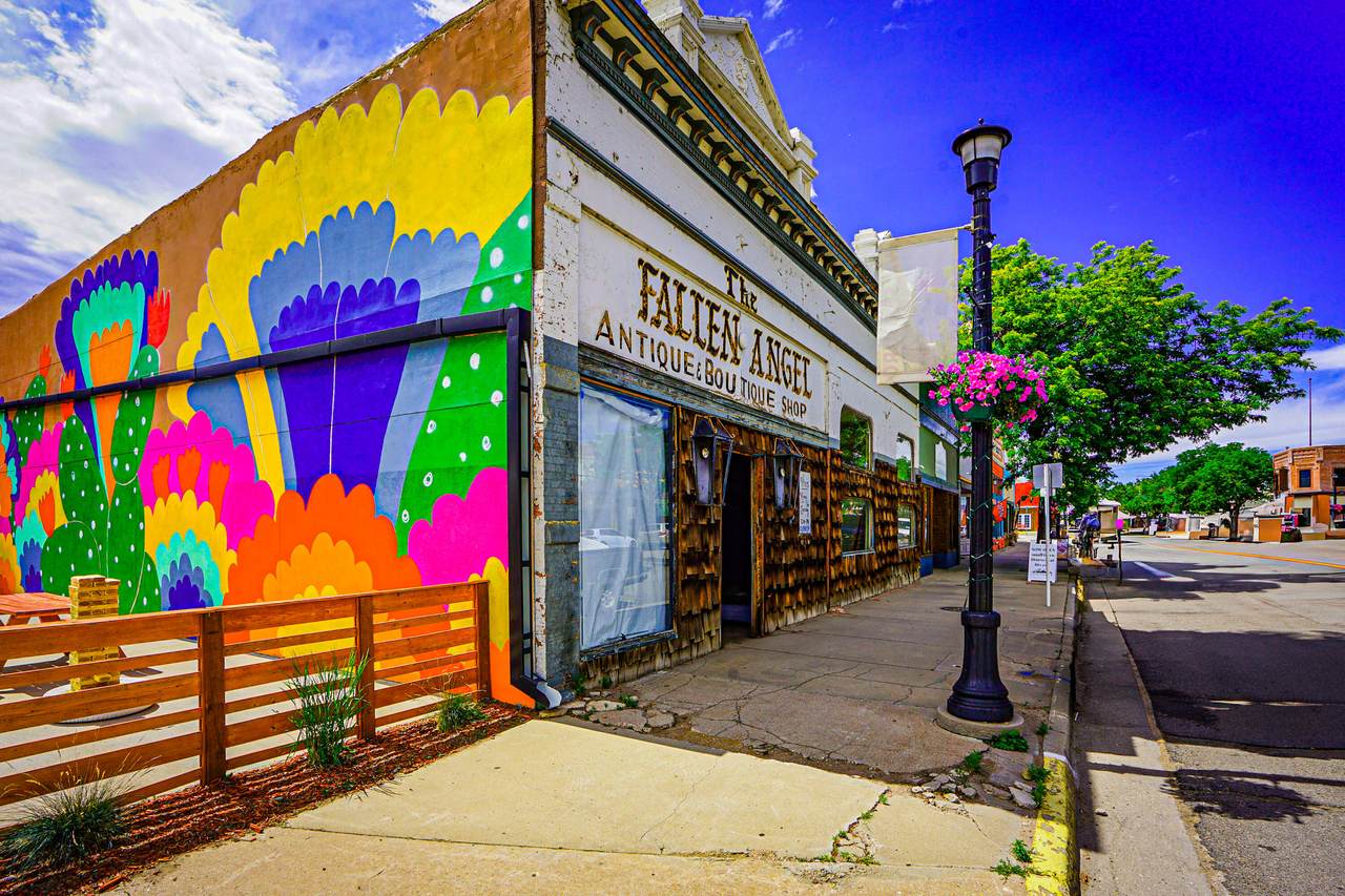 623 Main St - Photo 1