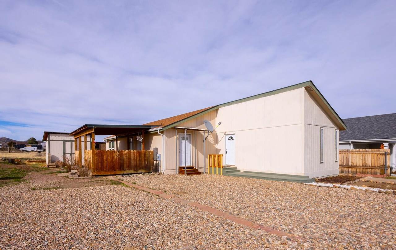 201 Onandaga Ave - Photo 1