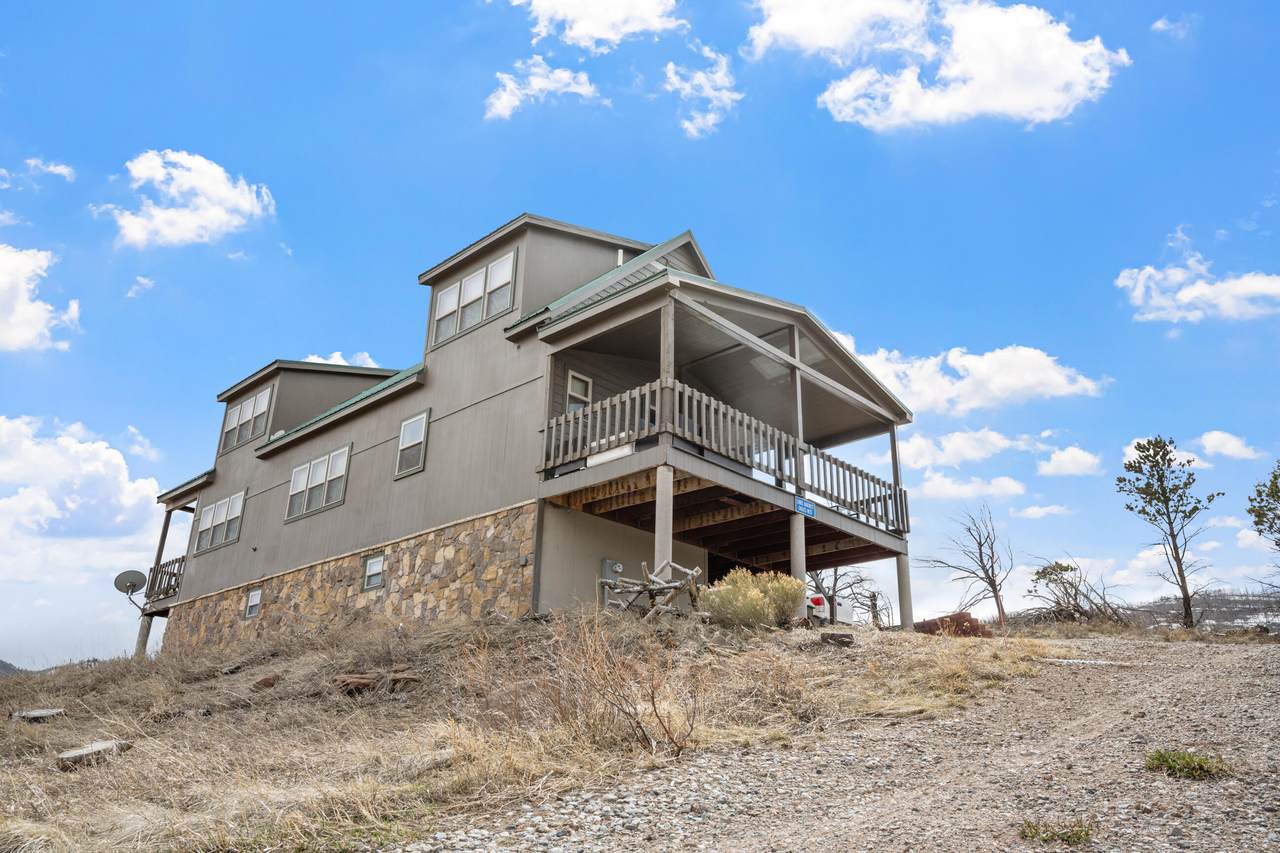 645 Emery Loop - Photo 1