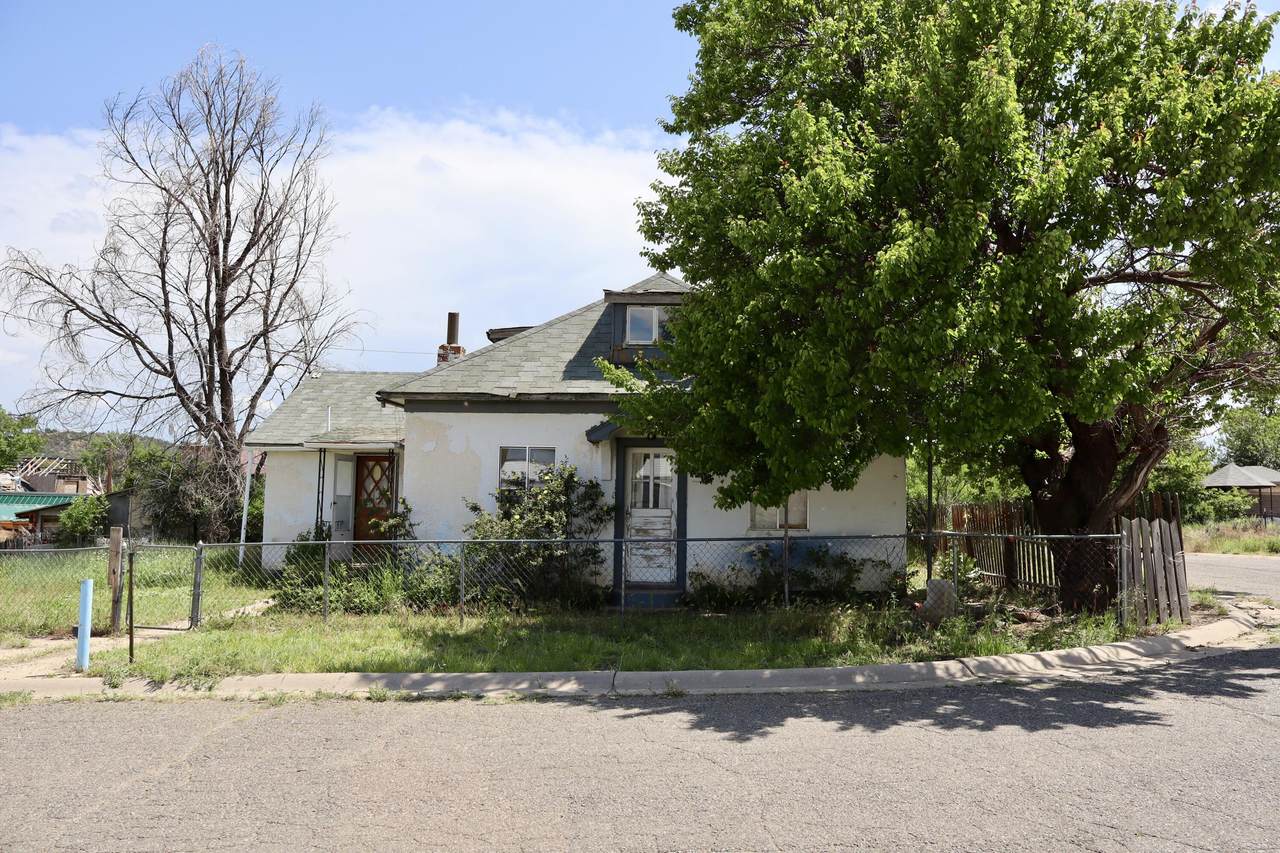 725 5th St - Photo 1