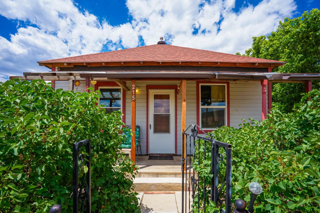 215 Pinon St - Photo 1