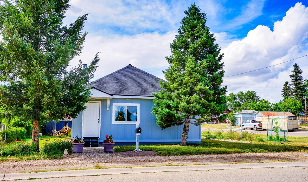 202 Pinon St - Photo 1