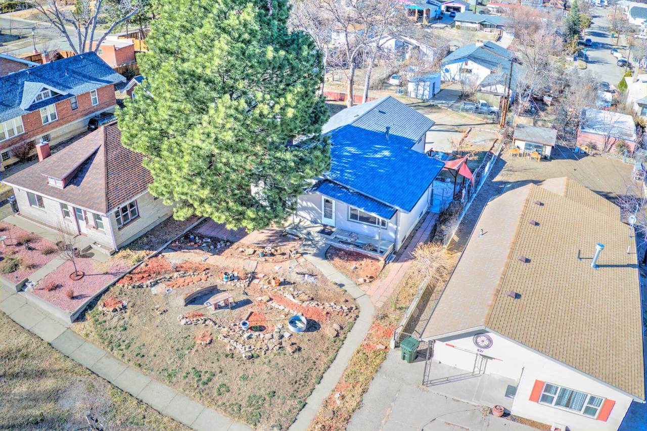 825 Kansas Ave - Photo 1