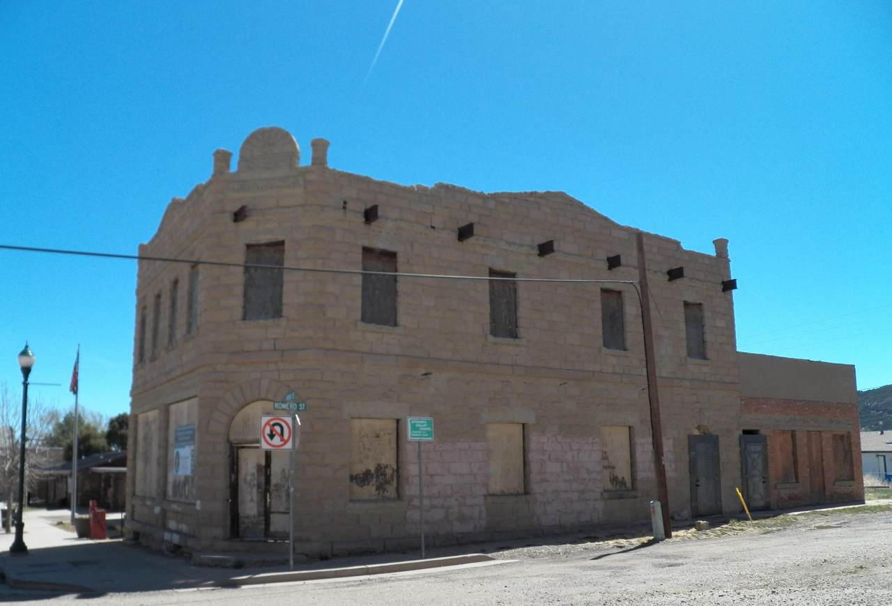 102 Main St - Photo 1