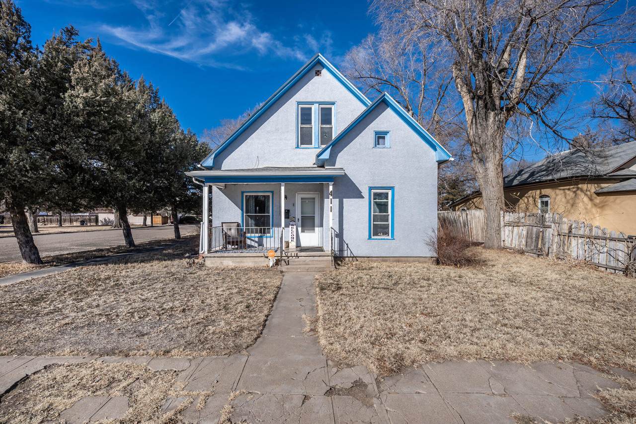 411 6th St - Photo 1