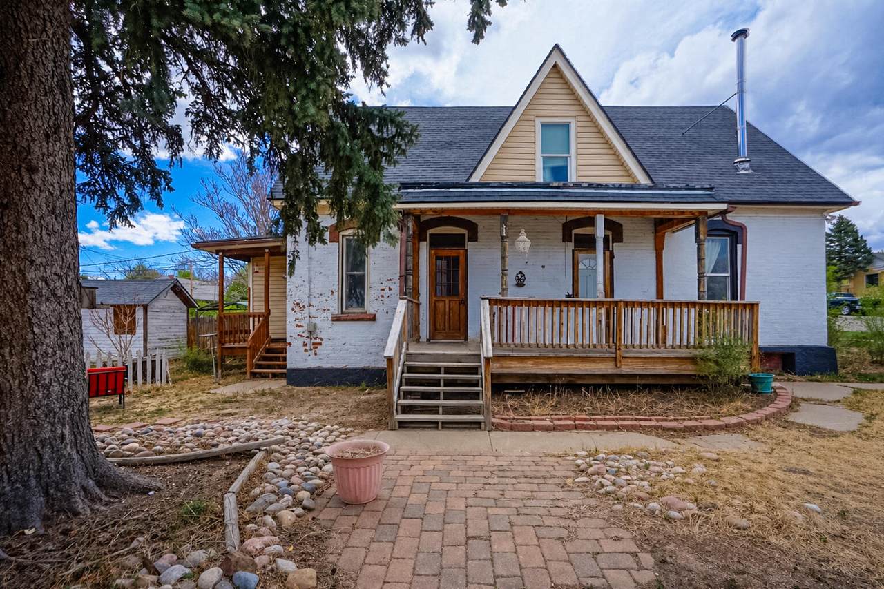 318 Baca St - Photo 1
