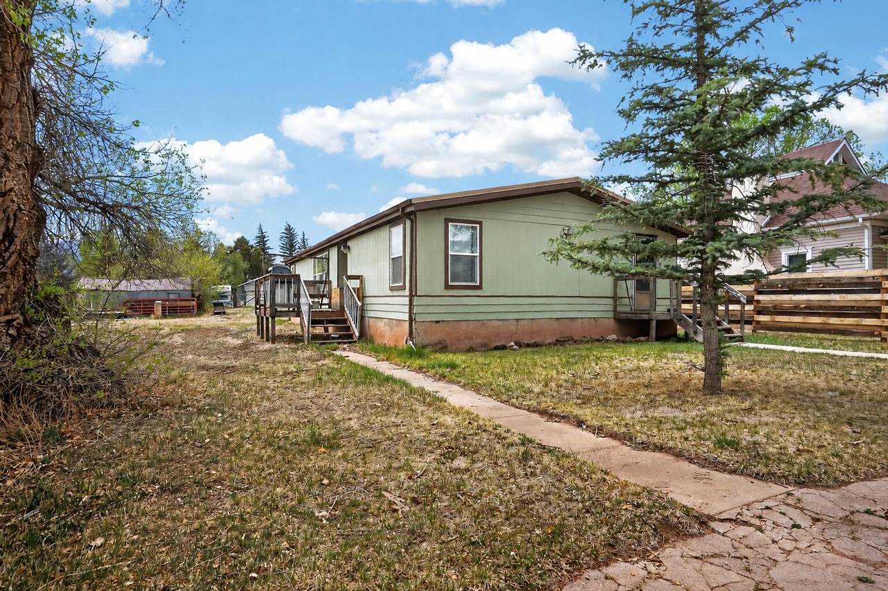 225 Grand St - Photo 1