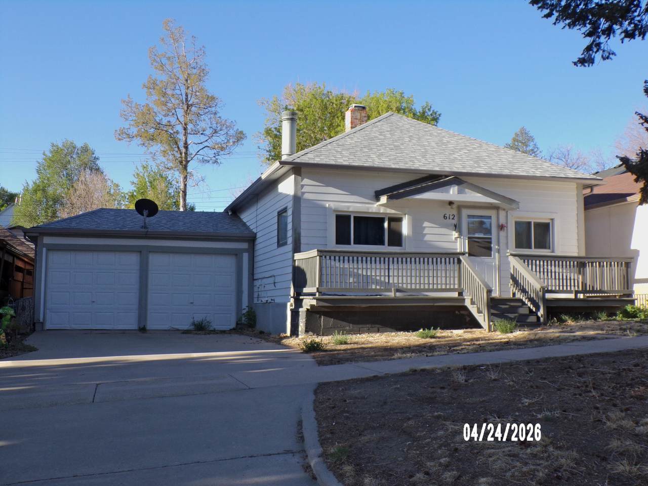 612 Kansas Ave - Photo 1
