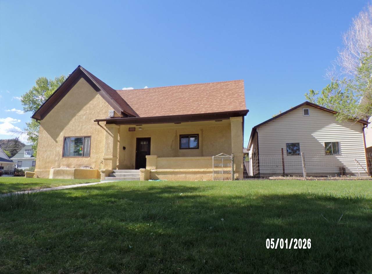 633 Tillotson St - Photo 1
