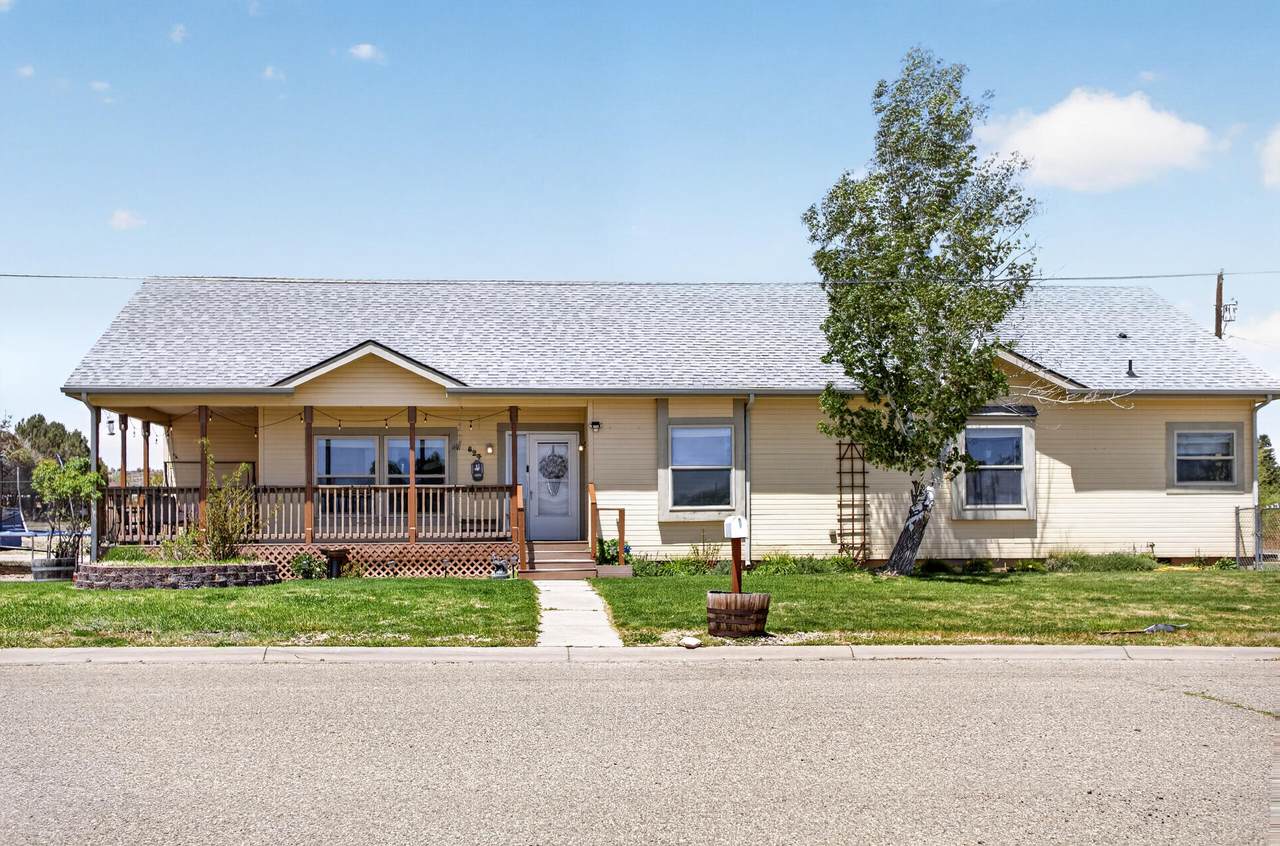824 Cedar St - Photo 1