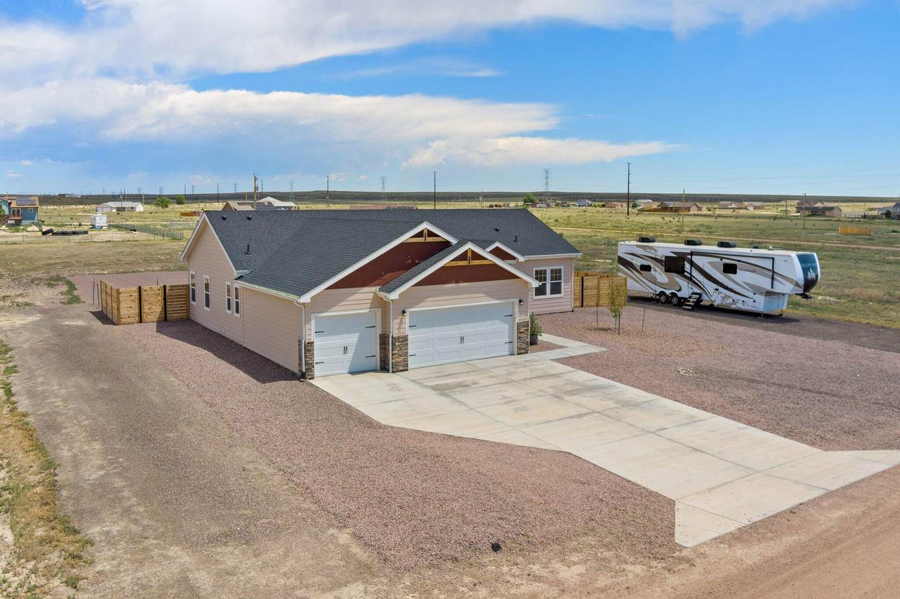 981 Blackstone Drive - Photo 1