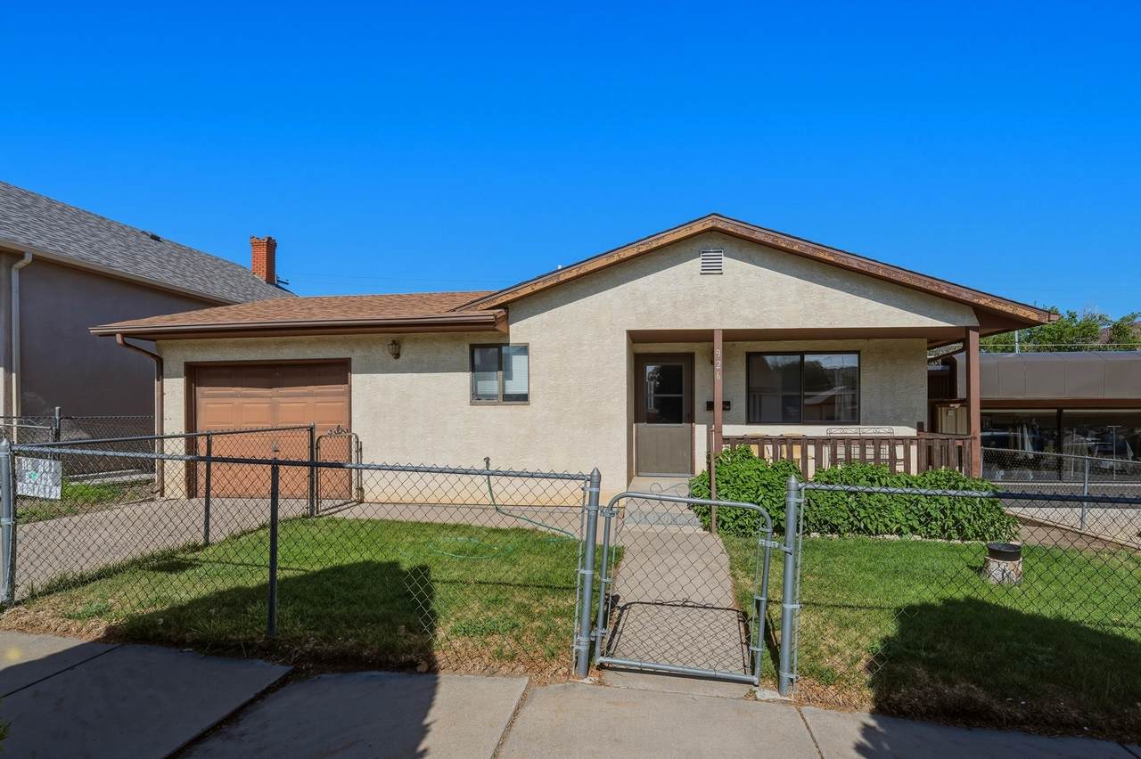 926 Arizona Ave - Photo 1
