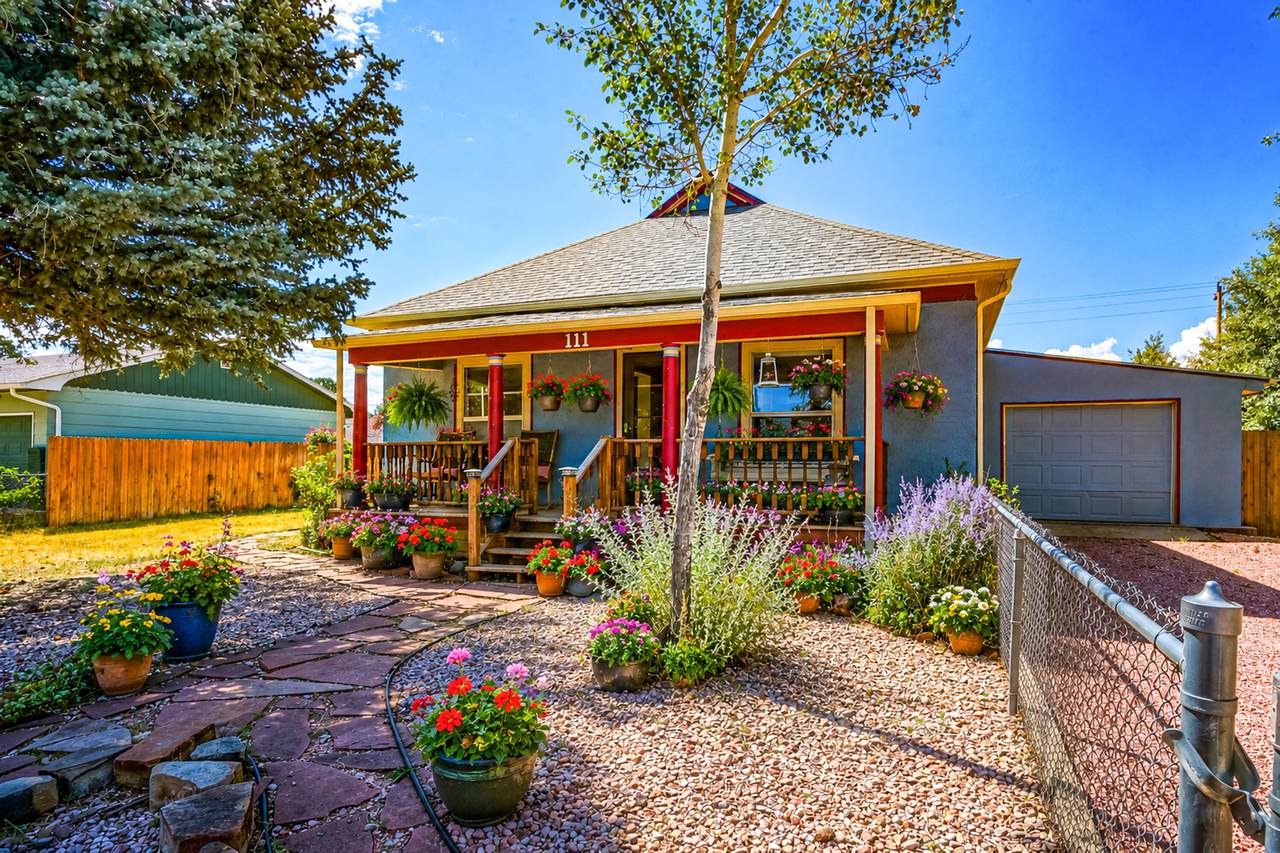 111 Garland St - Photo 1