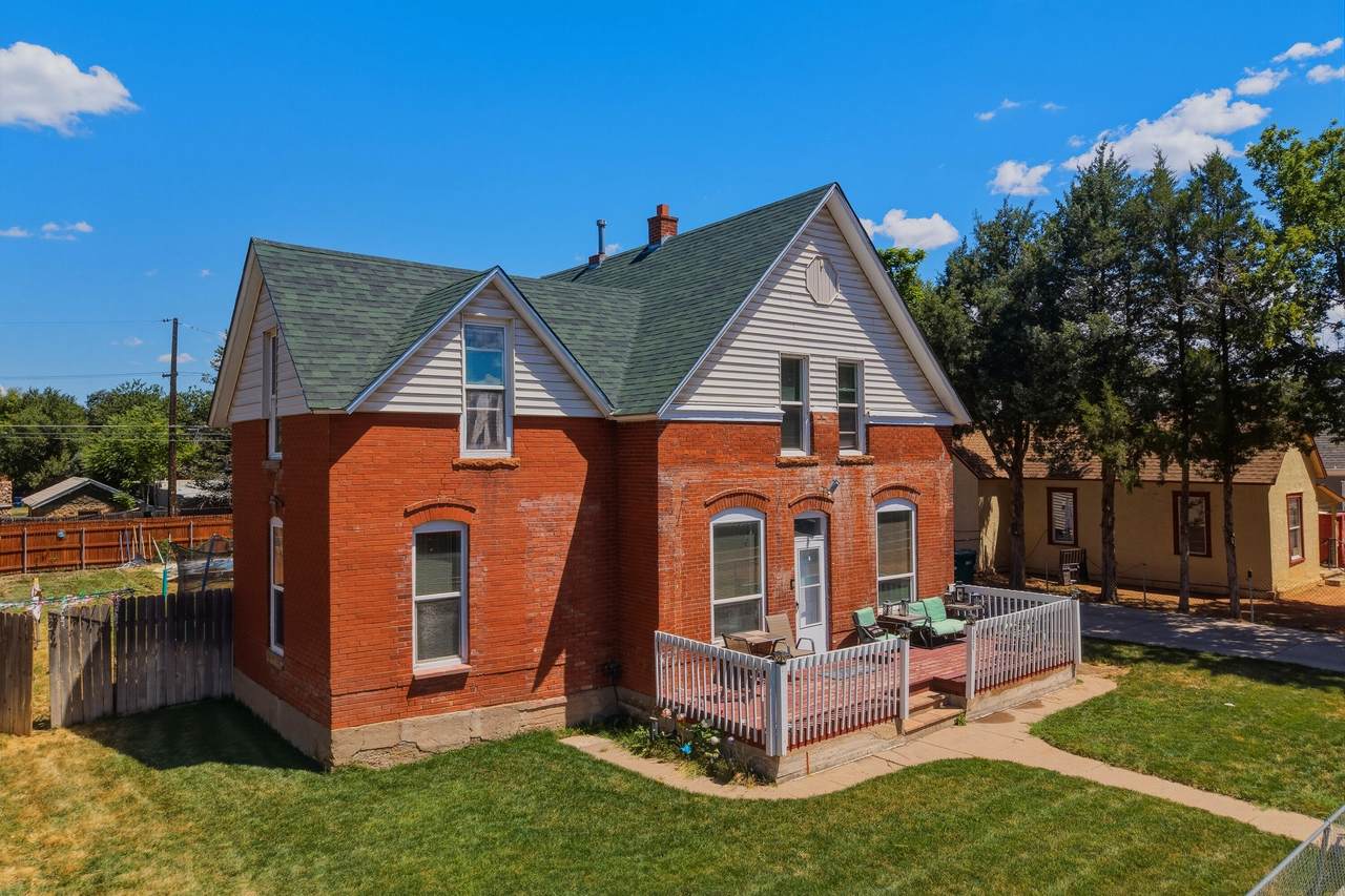 1524 Orman Ave - Photo 1