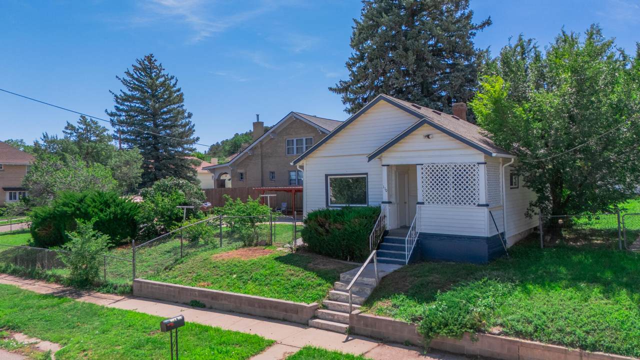110 6th St - Photo 1