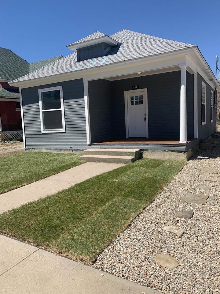 609 Baca St - Photo 1