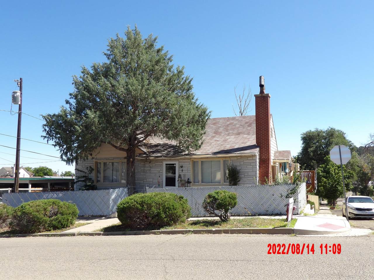 814 Ash St - Photo 1