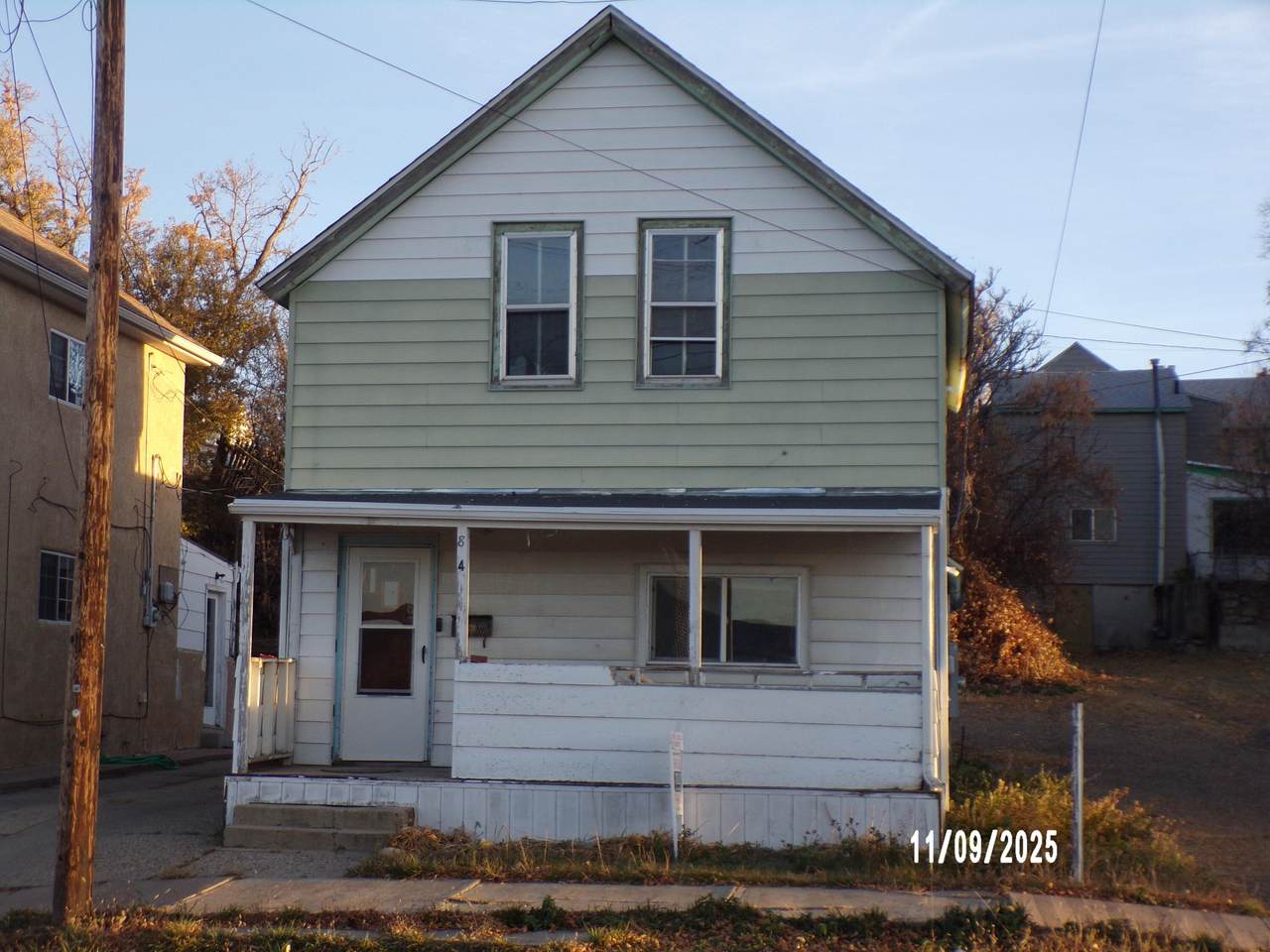 814 Main St - Photo 1