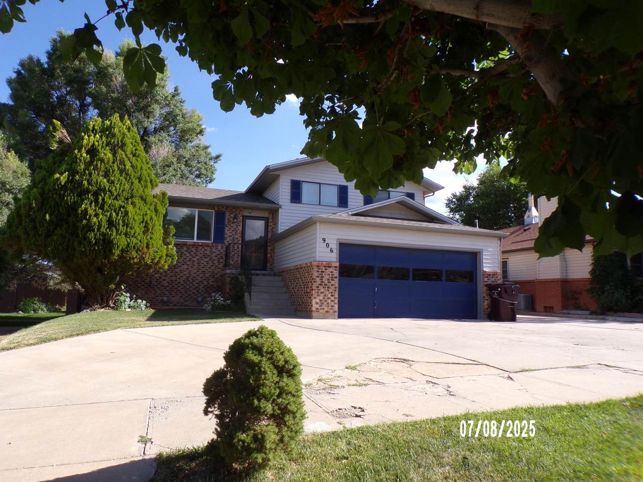 906 Stonewall Ave - Photo 1