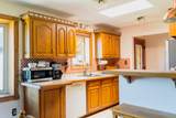 210 Cr. 365 - Photo 5