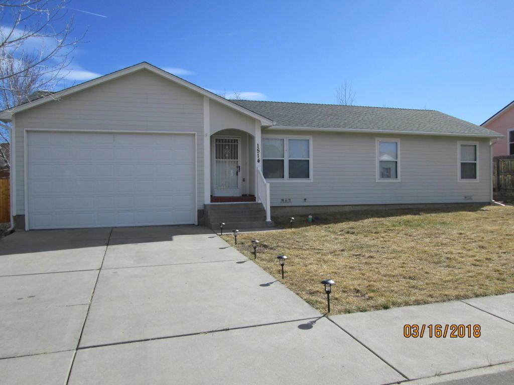 1514 Lawrence Ave - Photo 1