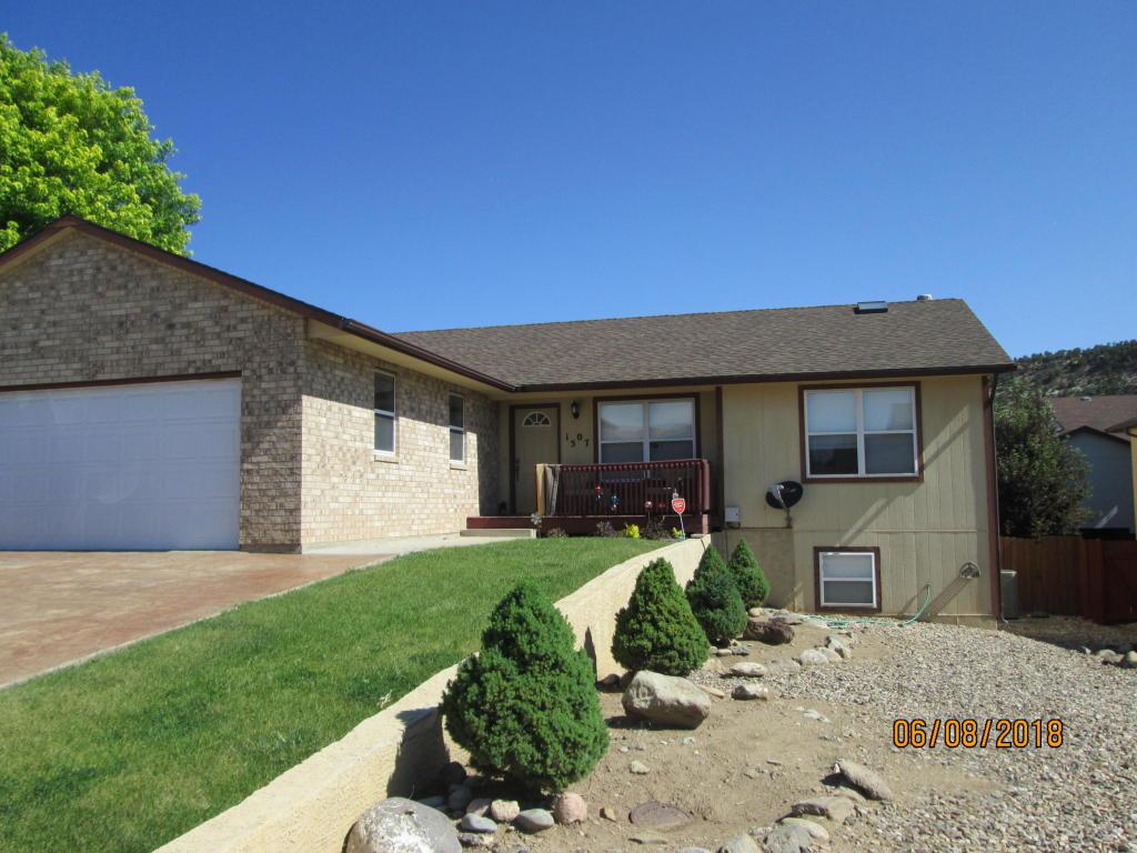 1507 Atchison Ave - Photo 1