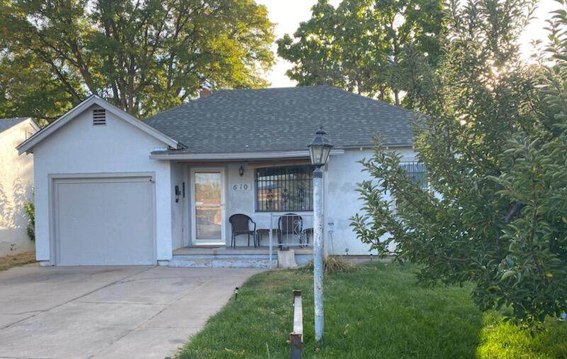 610 Brown Ave - Photo 1
