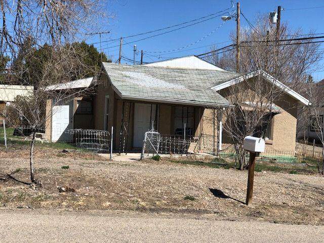 111 Goddard Ave - Photo 1